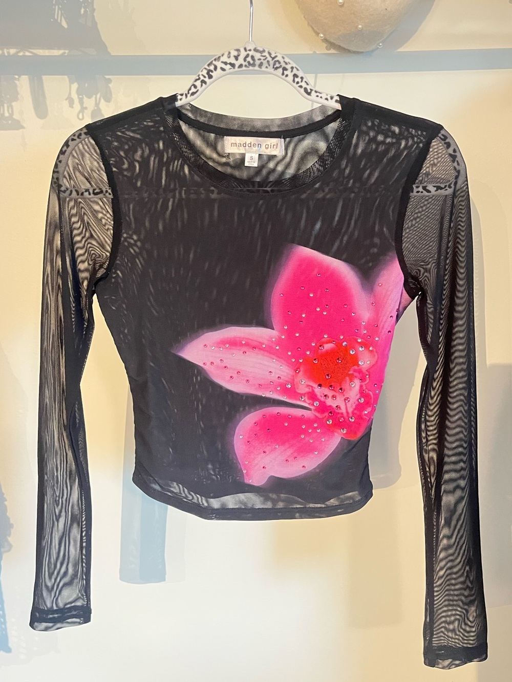 Sheer floral long sleeve with gems - Picture 2 of 13